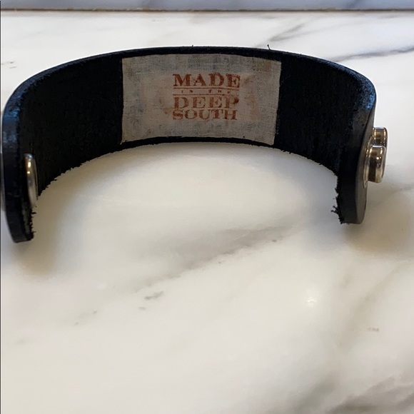 NWOT handmade leather bracelet with brooch - Picture 3 of 6